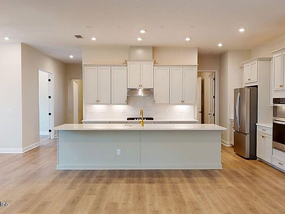 3rd image of 250 PELTON Place