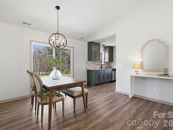 4th image of 1420 Eagles Landing Dr