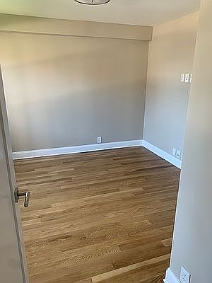 4th image of 305 E 86th St #9SE1