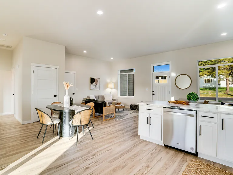 4010 N Highland St — Photo 5