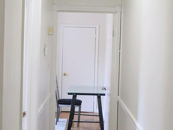 2nd image of 1607 W Tioga St APT 1
