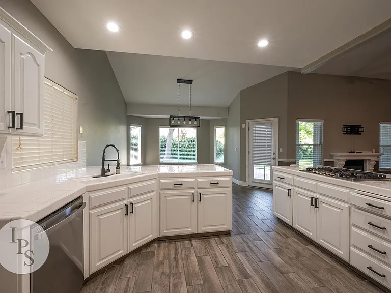 4797 W Oswego Ave — Photo 9