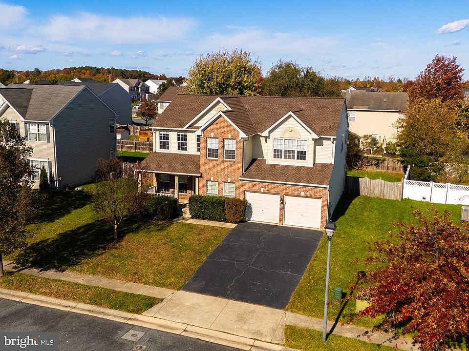 1st image of 120 Brook Knoll Way
