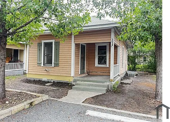 505 Wilmington Ave #B