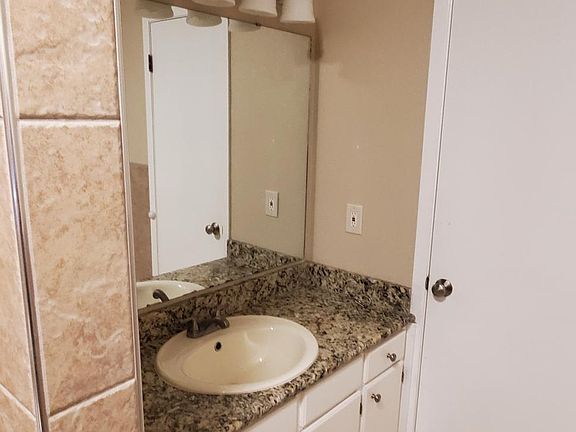 3rd image of 3512 Juanita Ave