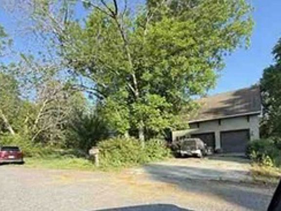4th image of 5025 King Dr