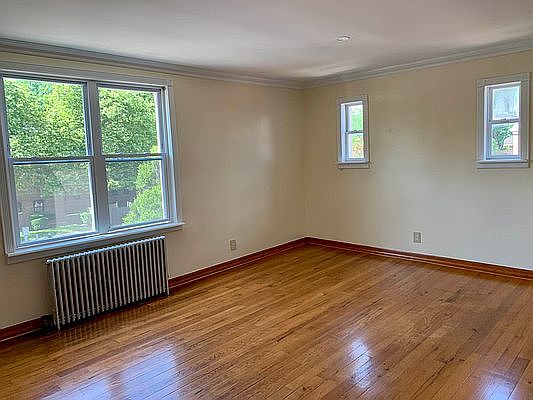 5th image of 2045 21st St