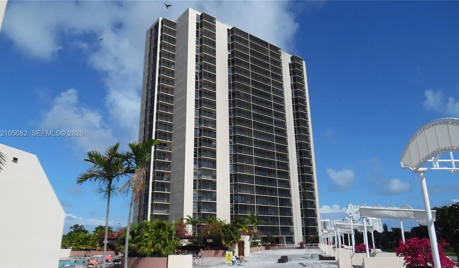 Coronado Condo - Tower Ii — Photo 2