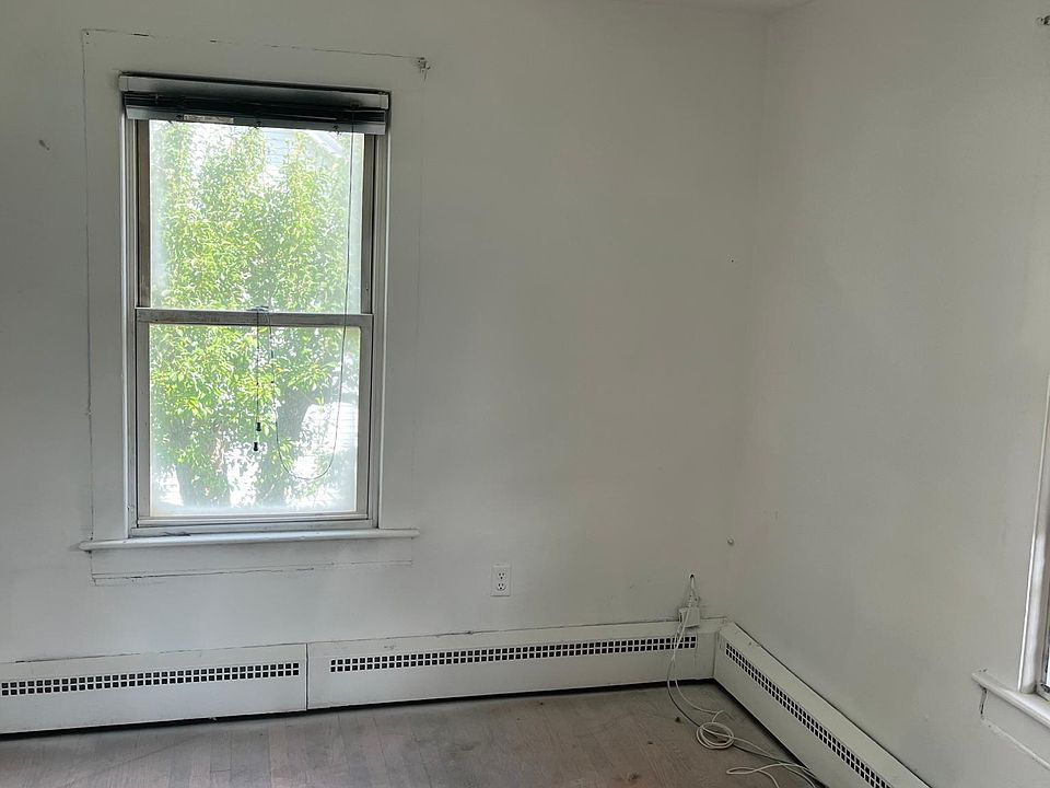 2nd image of 14 Washington Ave #2