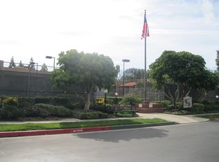 1040 W Macarthur Blvd, Santa Ana, CA 92707