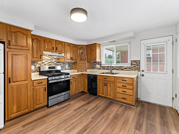 5th image of 111 Teal Dr