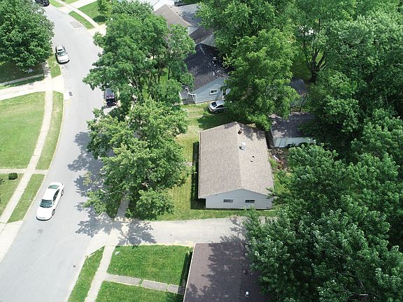 5th image of 4811 Leone Dr