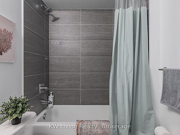 5th image of 77 Mutual St #2110