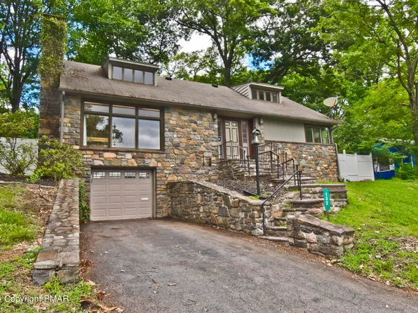 132 Berwick Heights Rd, East Stroudsburg, PA 18301