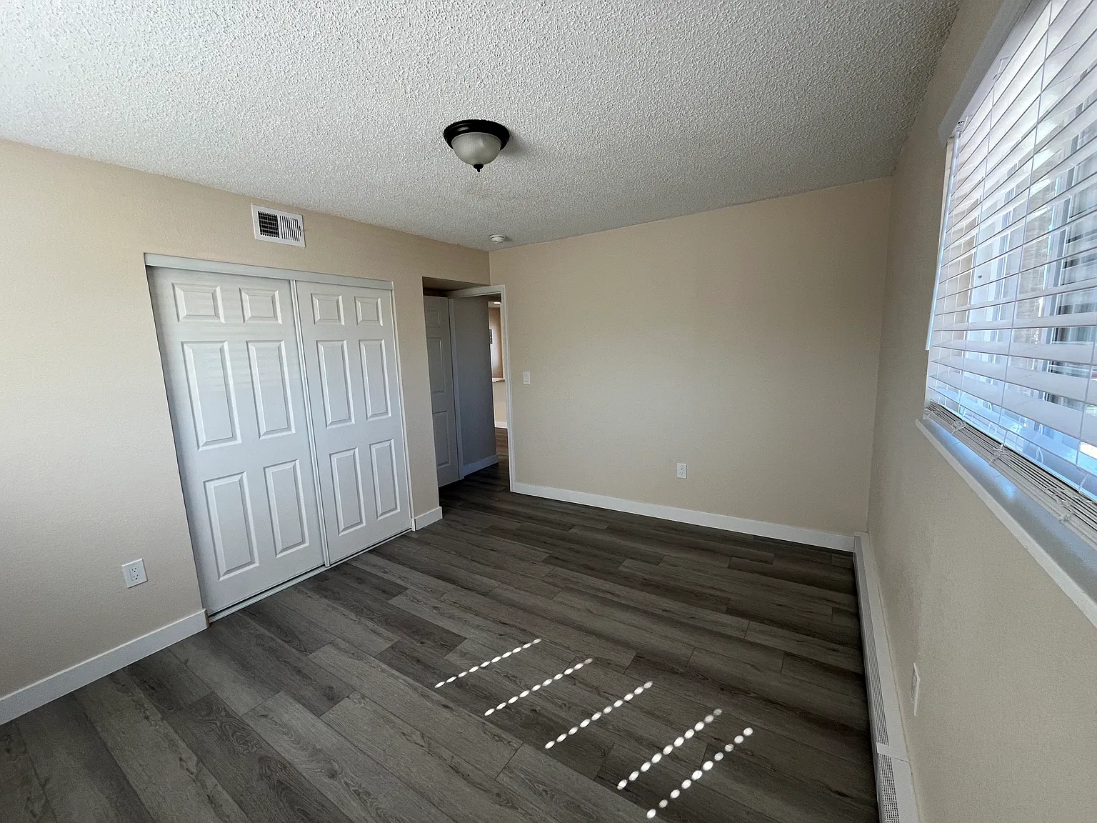 2 bed, 850 sqft, $1,600 — Photo 4