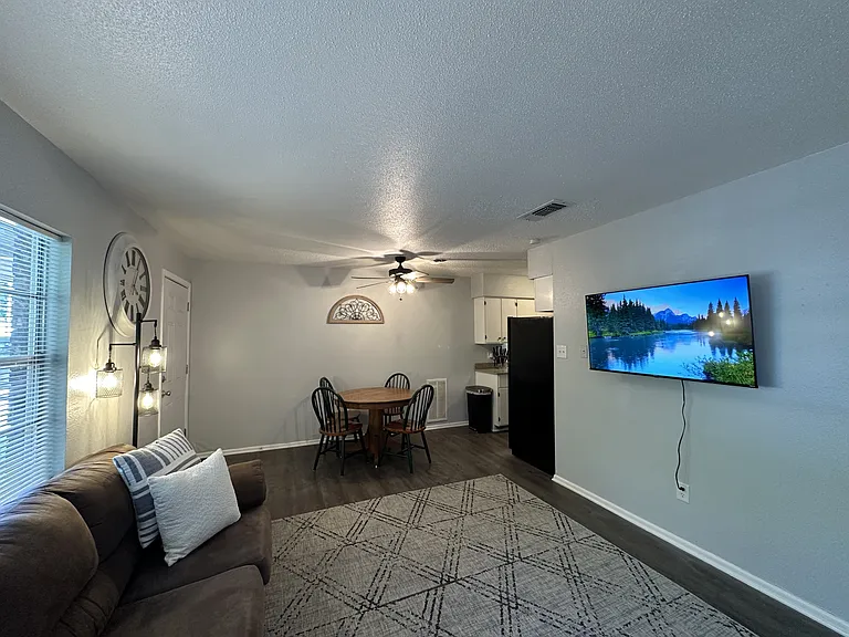 3801 Elizabeth St #3-10 — Photo 8