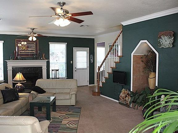 23' X 17' Living/Family Rm
