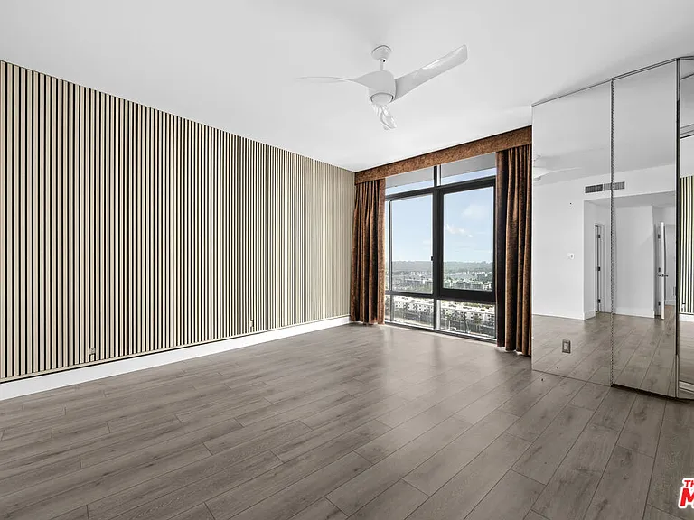 4267 Marina City Dr #Penthouse 4 — Photo 37