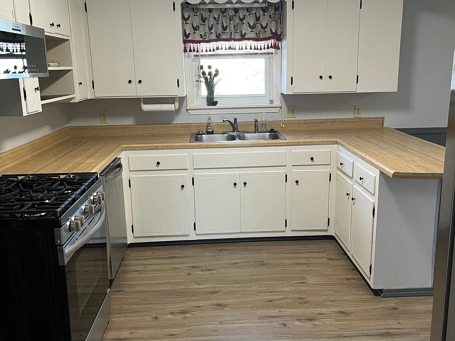 191 W Wade Ave — Photo 2