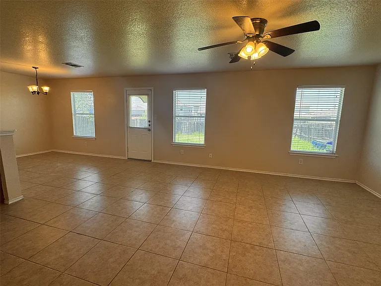 12840 Saint Mary Dr — Photo 23