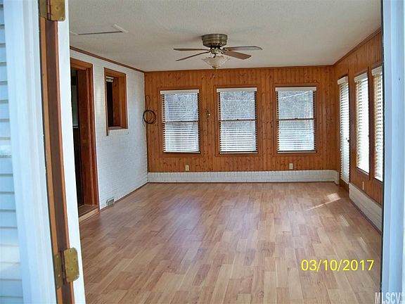 5th image of 300 14th Ave SE