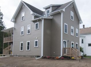 28 1st St, Webster, MA 01570