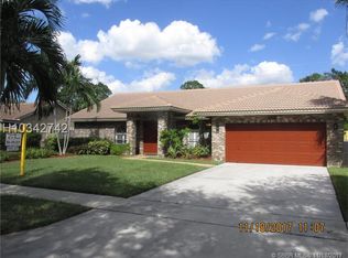 9313 NW 18th St, Plantation, FL 33322