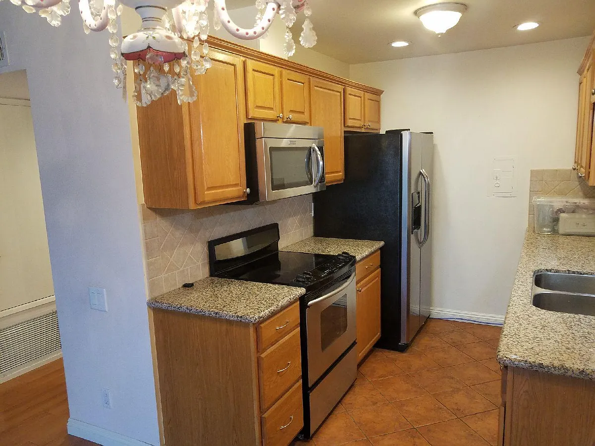 Building Photo - 5460 White Oak Ave #G312