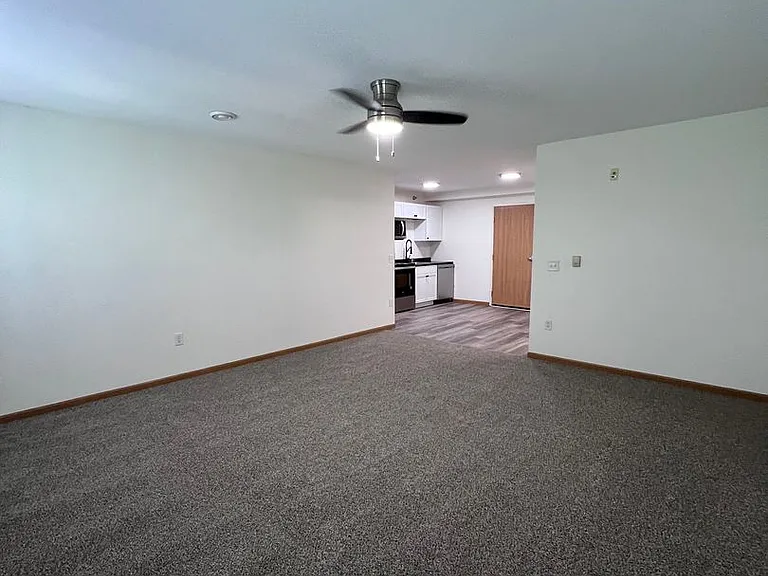 Creekside Commons Apartments — Photo 33