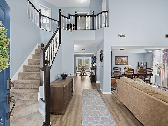 5th image of 585 Port Dr