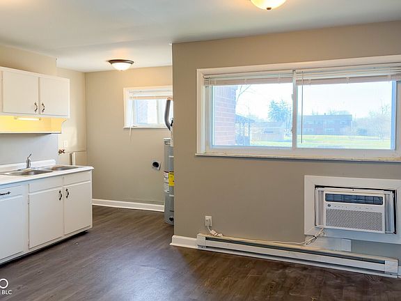 4th image of 5905 Devington Rd APT 3