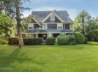 960 Hawkins Ave, Ronkonkoma, NY 11755