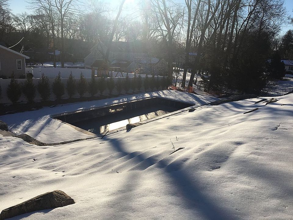 2nd image of 40 Beechwood Ln