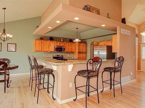 3rd image of W131N6610 Crestwood Dr