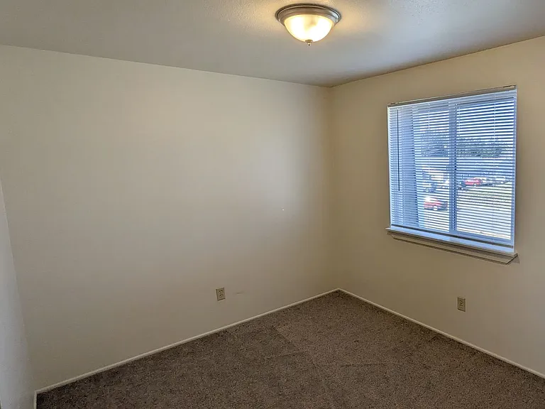 7815 NE 117th Ave — Photo 68