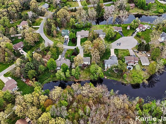 4th image of 10858 Wildwood Dr