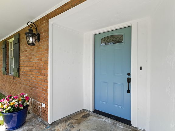 2nd image of 108 Tanglewood Dr