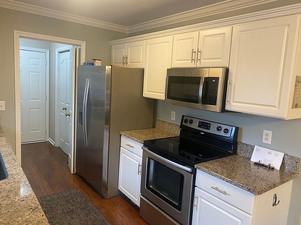 2nd image of 2514 Colfax Dr