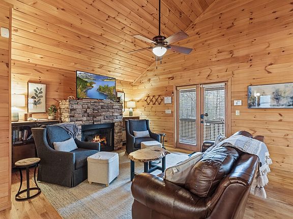 4th image of 145 Fox Run Ln