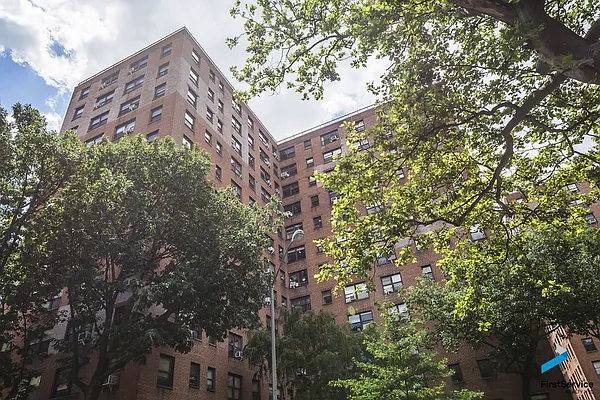 Sold by FirstService Realty (legacy) | media 11
