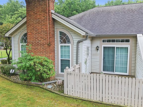 3rd image of 57 Stone Ridge Blvd