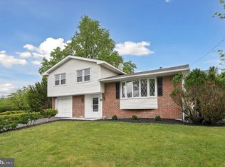2829 Excelsior Dr, Upper Chichester, PA 19014
