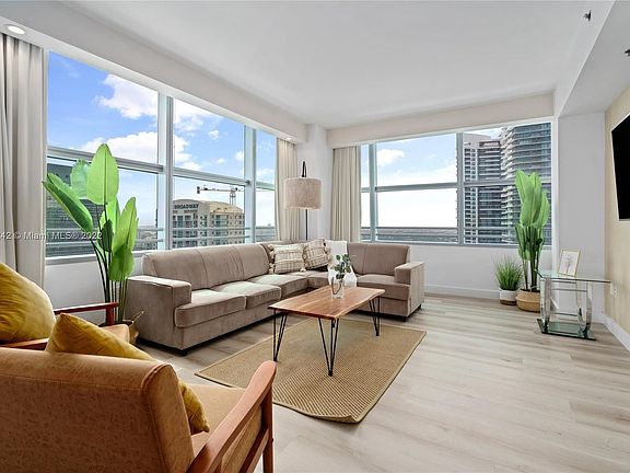 2nd image of 1395 Brickell Ave #2806