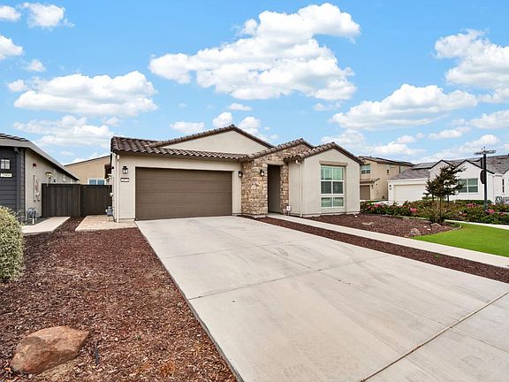 3rd image of 2870 Rio Grande Dr