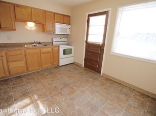 1605 Sunset St APT 10, Grinnell, IA 50112