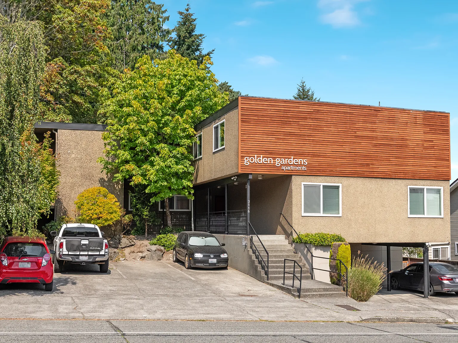 Golden Gardens Apartments — Photo 3