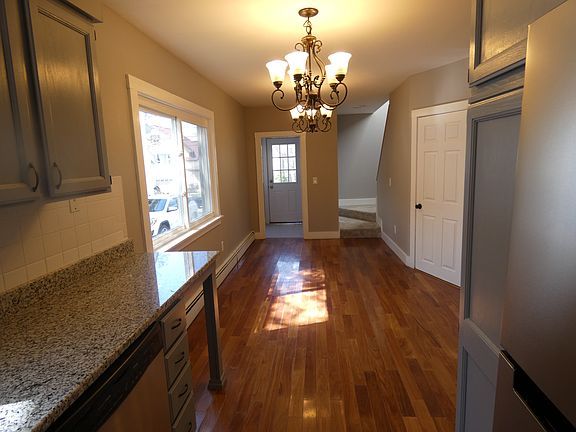 4th image of 94-98 Maple St #1