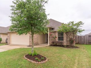 3906 White Lake Dr, Bossier City, LA 71111