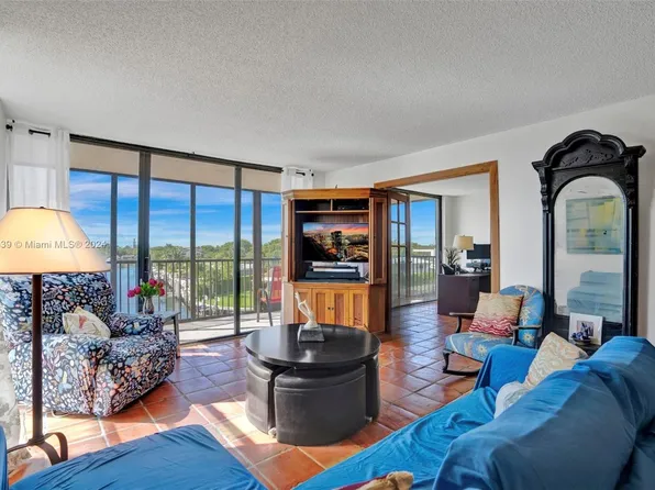 2500 NE 135th St #C301, North Miami, FL 33181