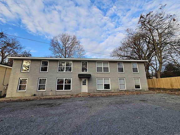 5th image of 329 W Highland St